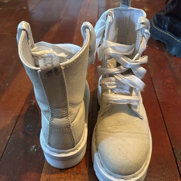 Docs! - Picture 1 of 4